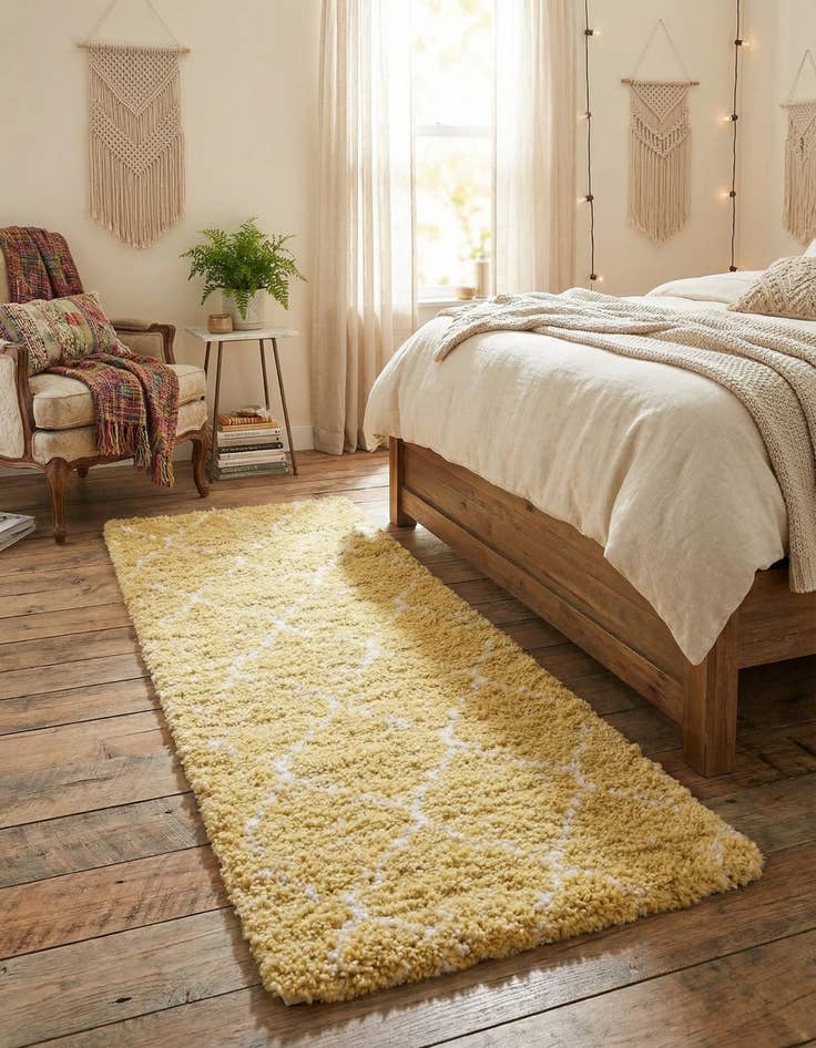 Detail image of 2' 7 x 6' Marrakesh Shag Runner Rug