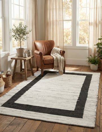 White and Black Hand Woven Chindi Jute Rug
