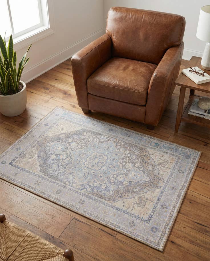 Detail image of 3' 6 x 5' 6 Washable Timeless Rug
