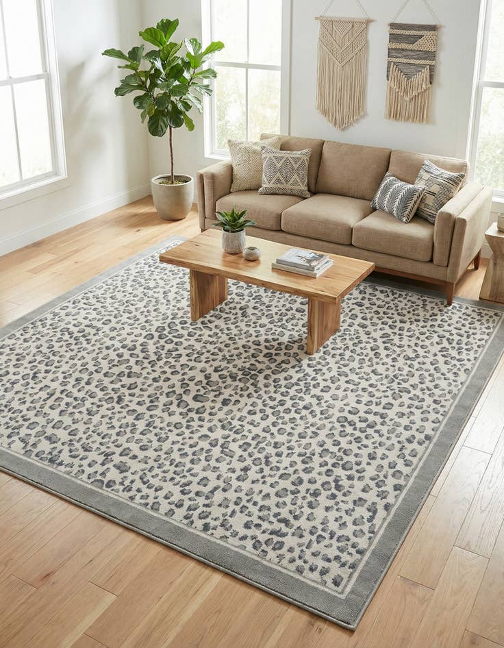 Detail image of 7' 10 x 7' 10 Safari Square Rug