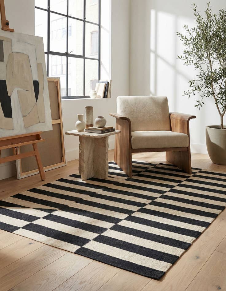 Detail image of 3' 6 x 4' 10 Hand Woven Kilim Modern Wool Rug