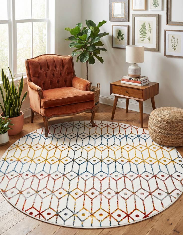 Detail image of 7' x 7' Lattice Trellis Round Rug