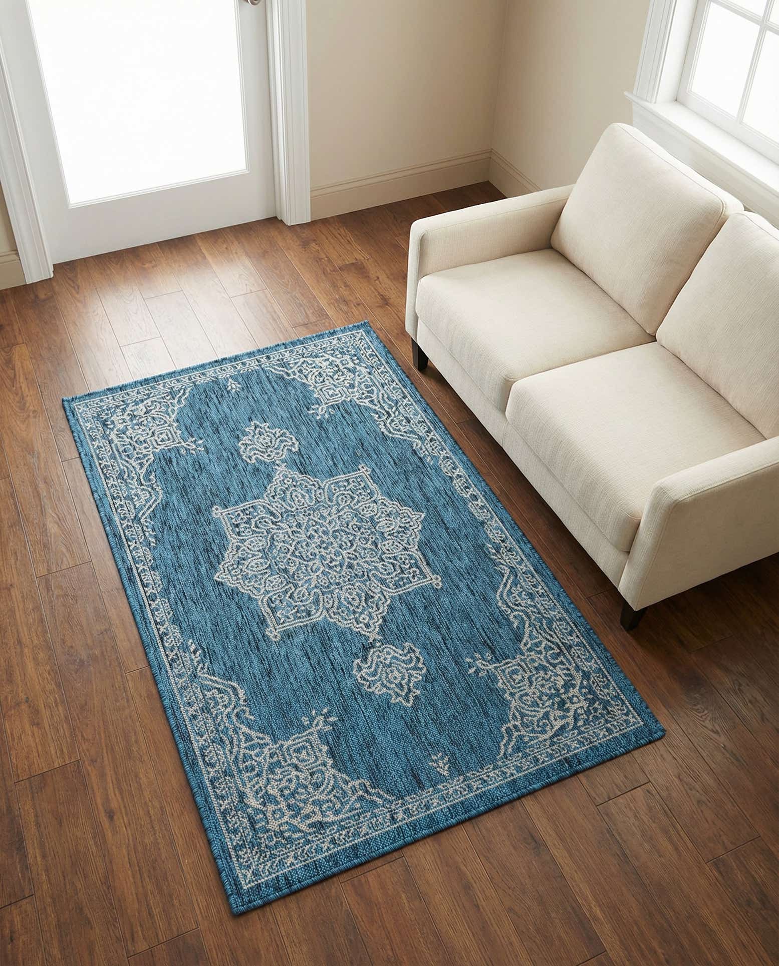 3' x 5' 3 Easy-Clean Traditional Indoor / Outdoor Rug