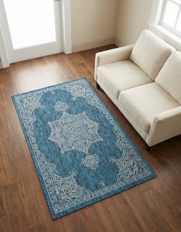 3' x 5' 3 Easy-Clean Traditional Indoor / Outdoor Rug