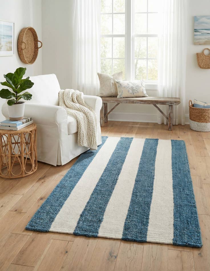 Detail image of 3' 1 x 5' 1 Jill Zarin Hamptons Rug