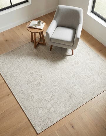 Light Gray Easy-Clean Aztec Indoor / Outdoor Square Rug