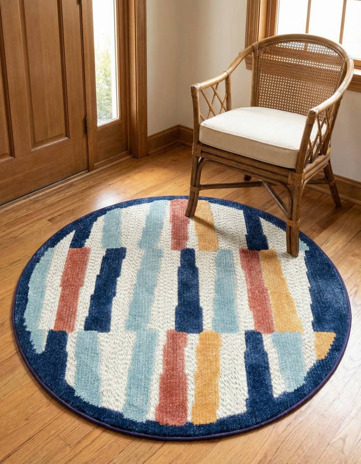 Detail image of 3' 3 x 3' 3 Washable Belize Indoor / Outdoor Round Rug