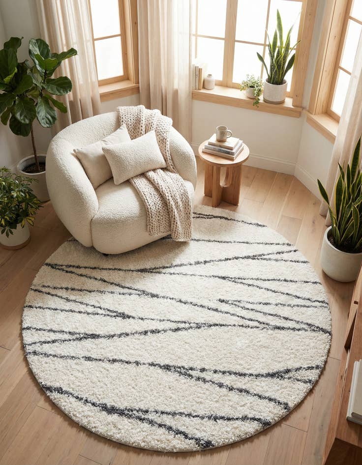 Detail image of 7' x 7' Serenity Shag Round Rug