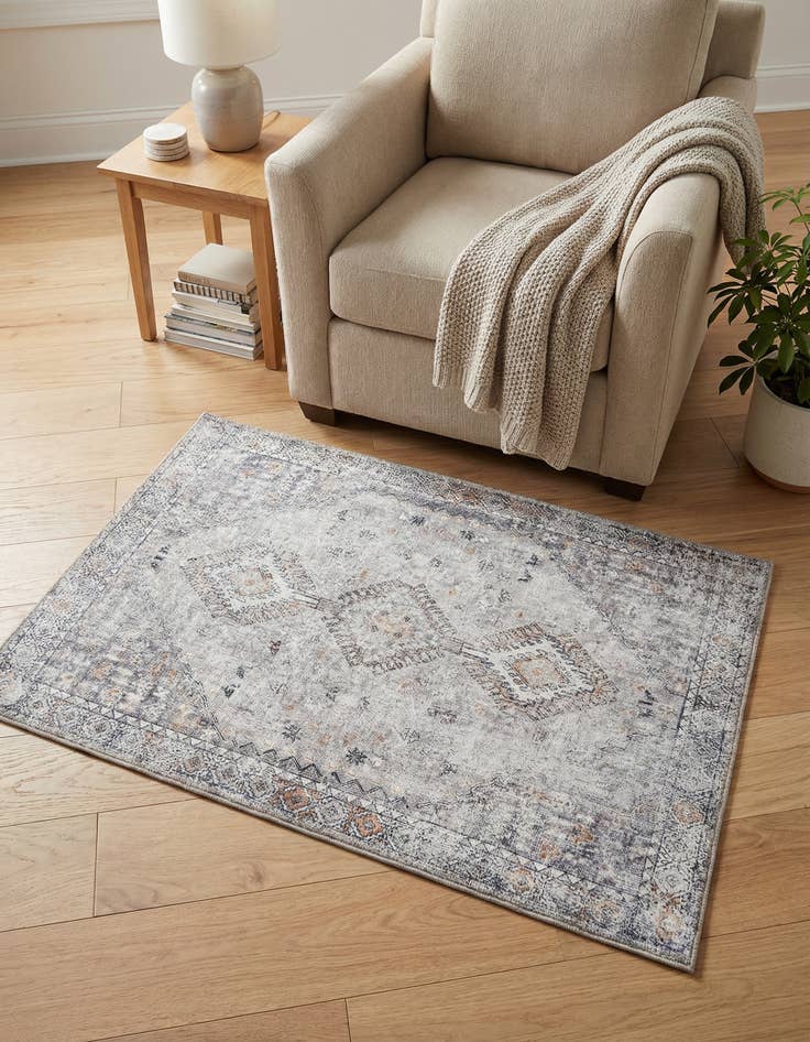 Detail image of 3' 3 x 5' 3 Yara Rug