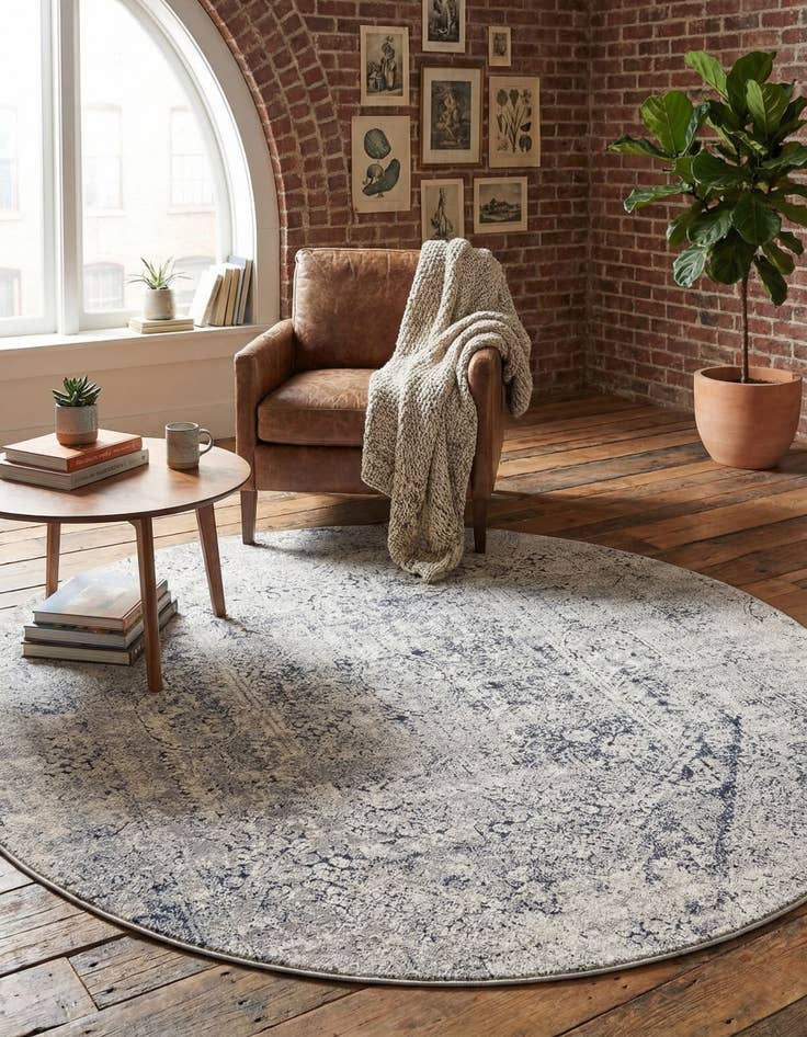 Detail image of 7' 10 x 7' 10 Villa Round Rug