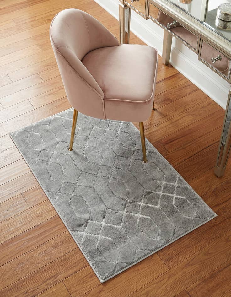 Detail image of 2' x 3' Marilyn Monroe&trade; Glam Trellis Rug