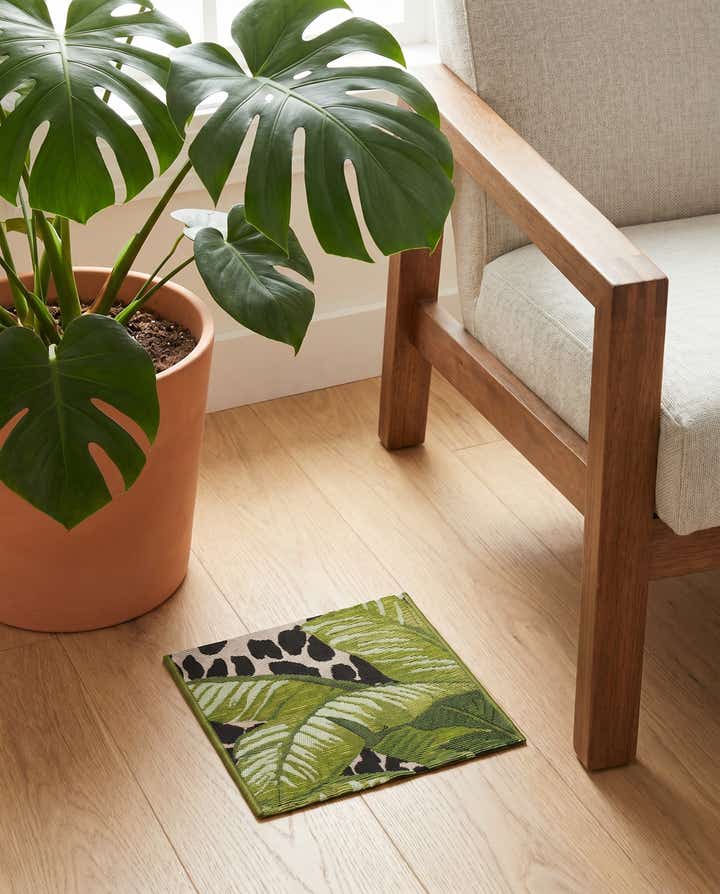 1' 4 x 1' 4 Easy-Clean Botanical Indoor / Outdoor Sample Rug