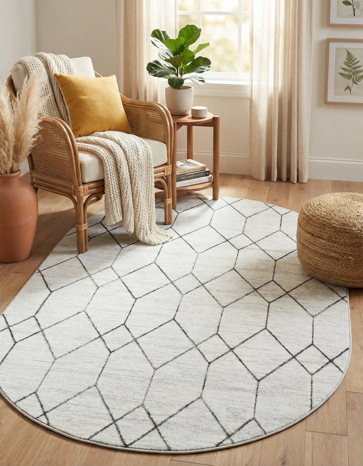 Detail image of  5' 3 x 8' Lattice Trellis Oval Rug