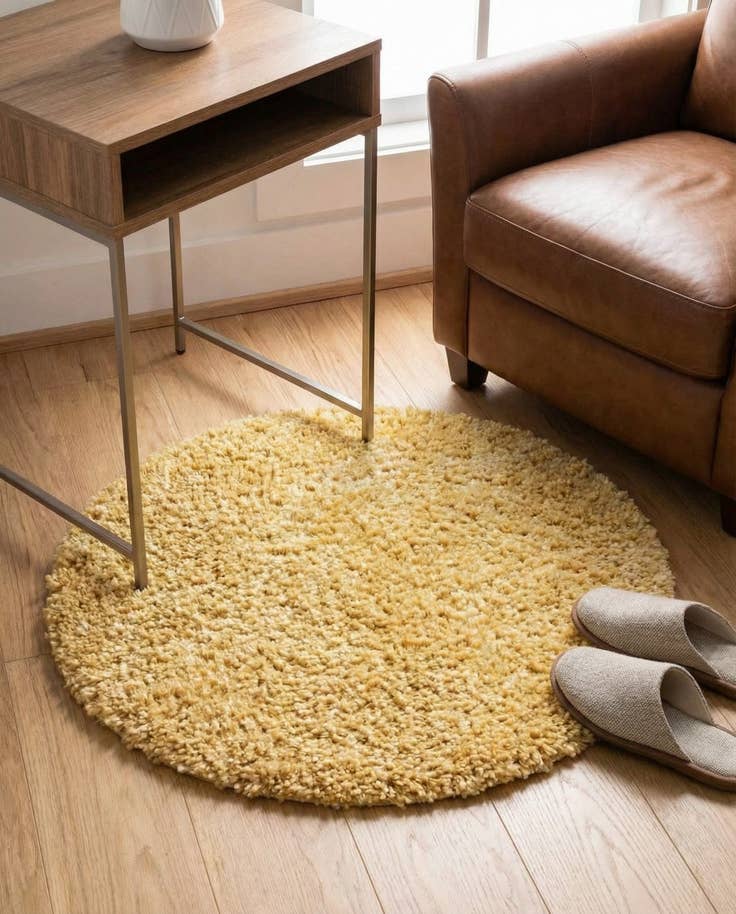 Detail image of 2' x 2' Zermatt Shag Round Rug