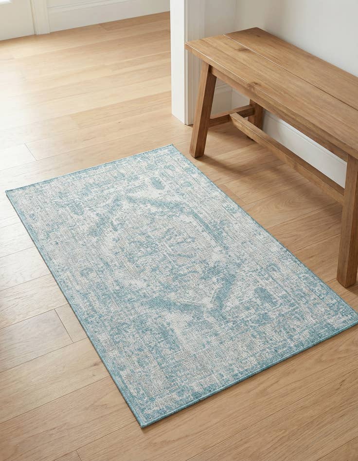 Detail image of 3' x 5' 3  Washable Traditional Indoor / Outdoor Rug