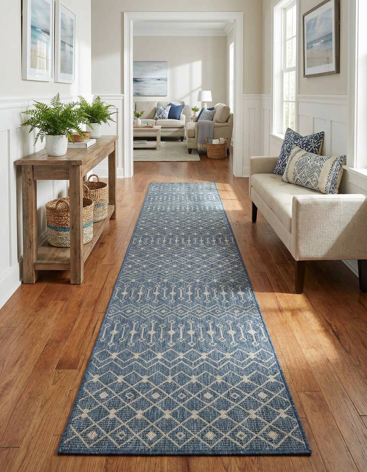 Detail image of 2' 7 x 14' Easy-Clean Trellis Indoor / Outdoor Runner Rug