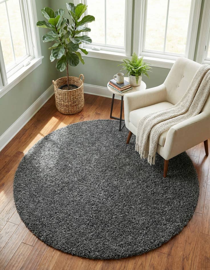 Detail image of 7' x 7' Zermatt Shag Round Rug