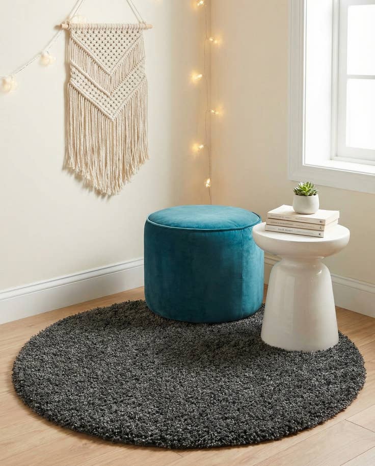 Detail image of 3' x 3' Zermatt Shag Round Rug