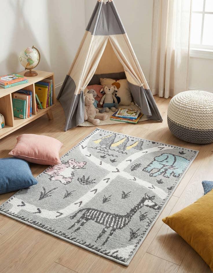 Detail image of 2' 2 x 3' Animals Whimsy Kids Rug