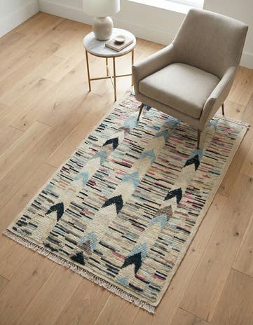 3' 7 x 6' 2 Hand Knotted Darya Wool Rug