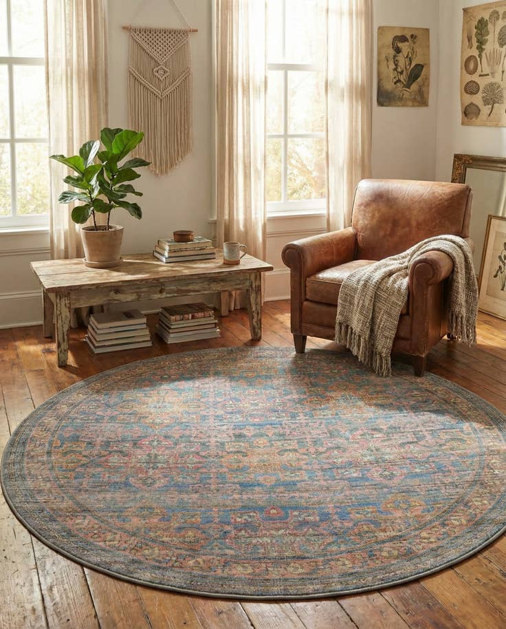 Detail image of 5' 3 x 5' 3 Nostalgia Round Rug