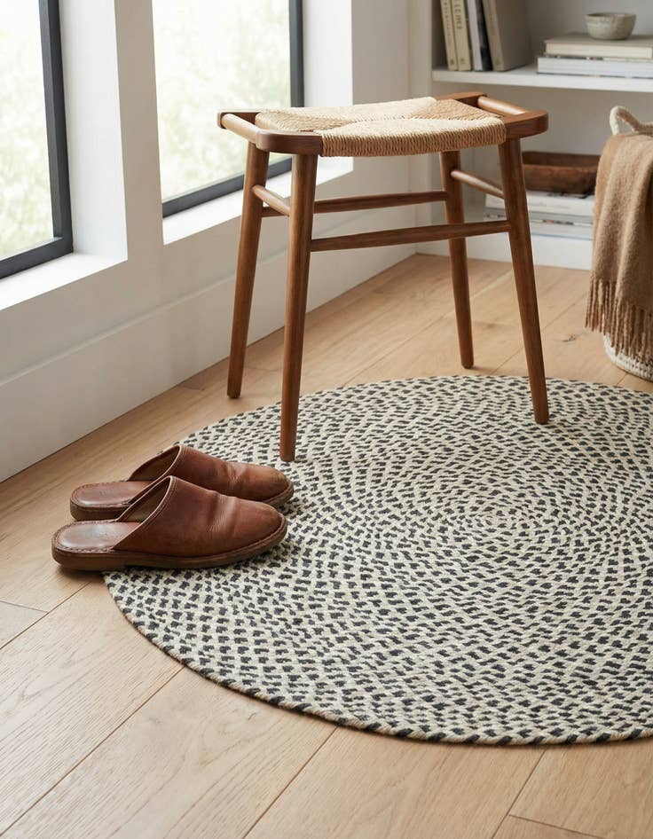 Detail image of 3' 1 x 3' 1  Hand Tweed Braided Jute Round Rug