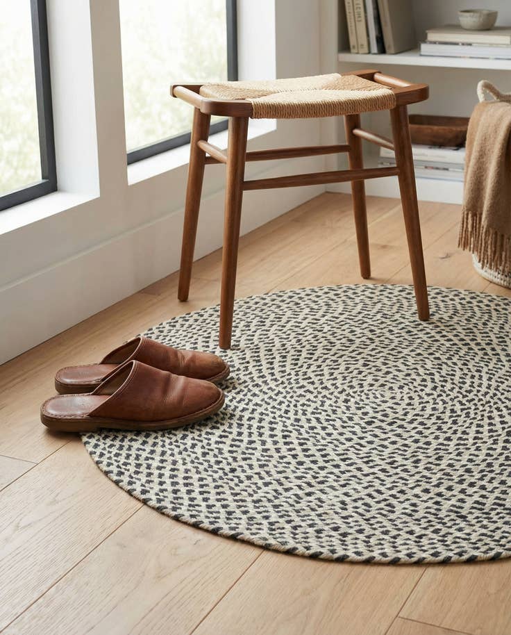 Detail image of 3' 1 x 3' 1 Handmade Tweed Braided Jute Round Rug