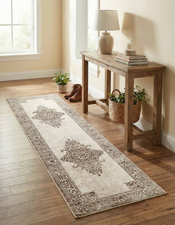 Detail image of 2' x 7' Hermitage Runner Rug