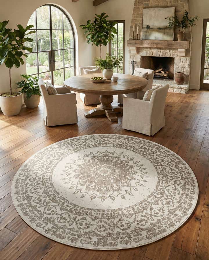 12' x 12' Easy-Clean Traditional Indoor / Outdoor Round Rug