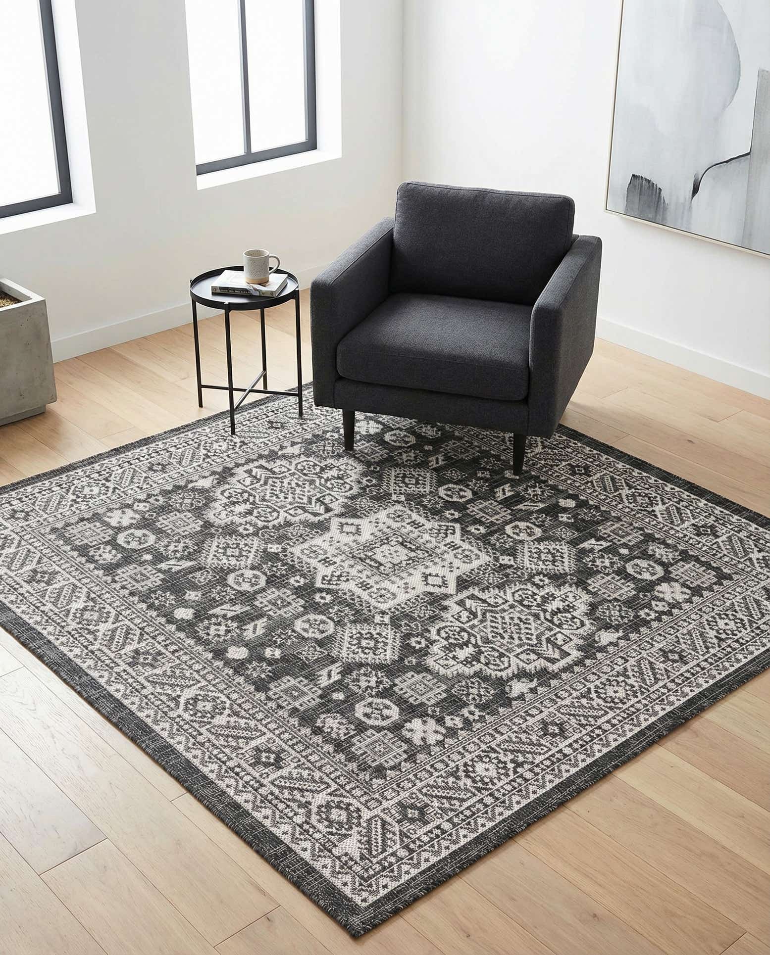 5' 3 x 5' 3 Easy-Clean Aztec Indoor / Outdoor Square Rug
