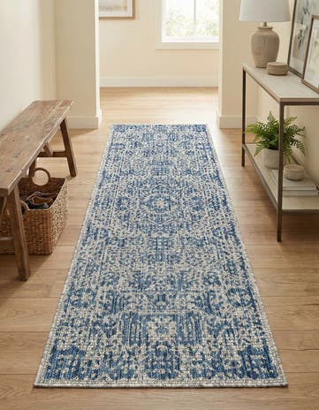 2' x 6' Easy-Clean Traditional Indoor / Outdoor Runner Rug