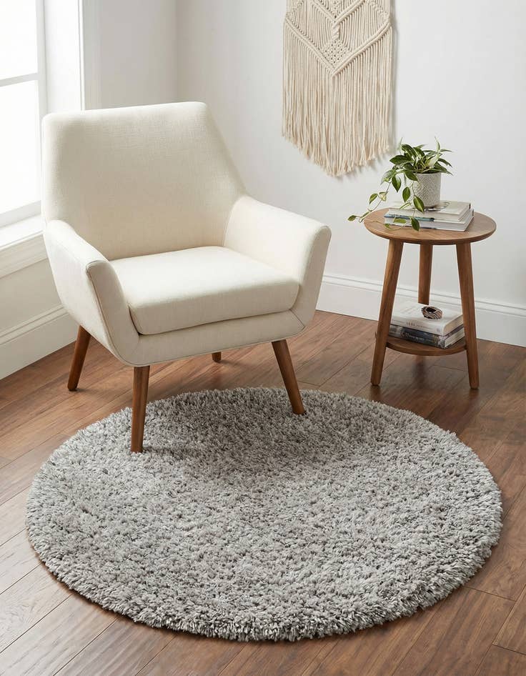 Detail image of 3' 3 x 3' 3 Marilyn Monroe&trade; Shag Round Rug