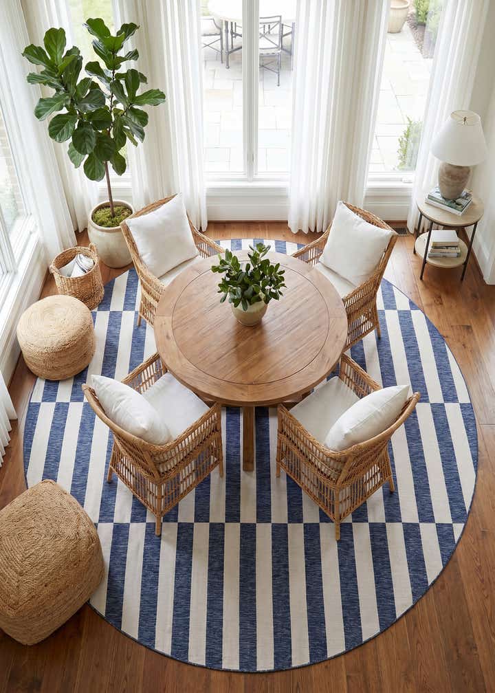 13' x 13' Easy-Clean Ribbon Indoor / Outdoor Round Rug