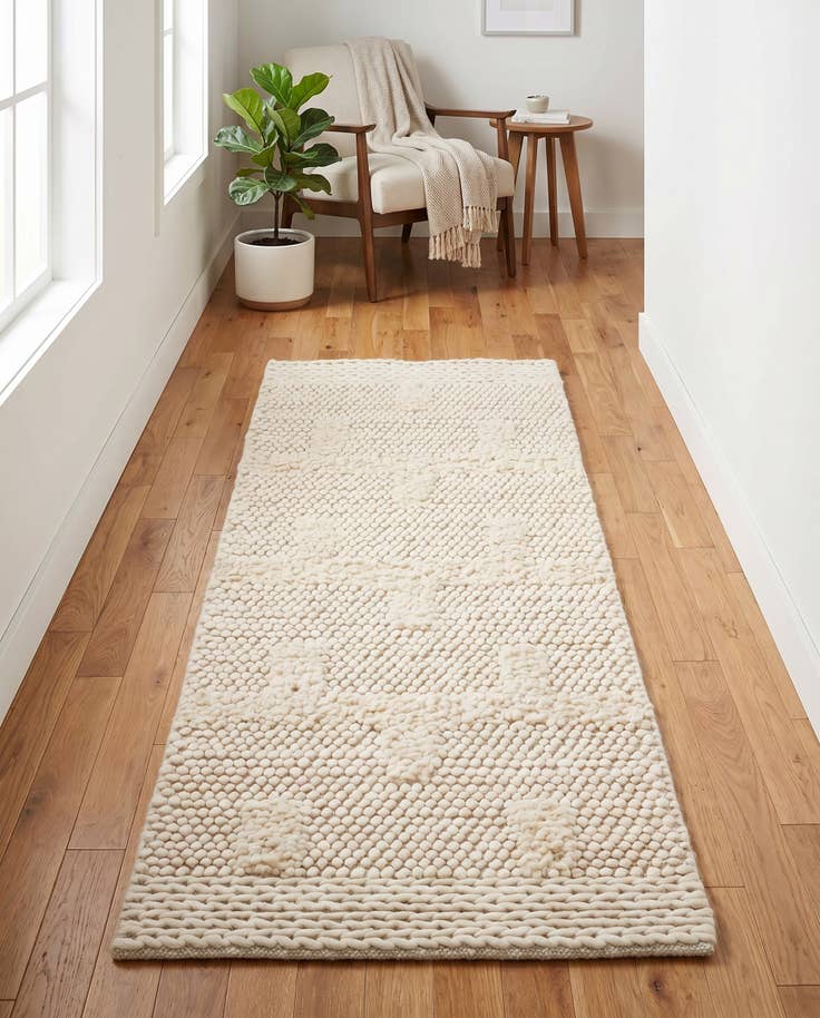 Detail image of 2' x 5' 1 Hand Woven Lana New Zealand Wool Runner Rug