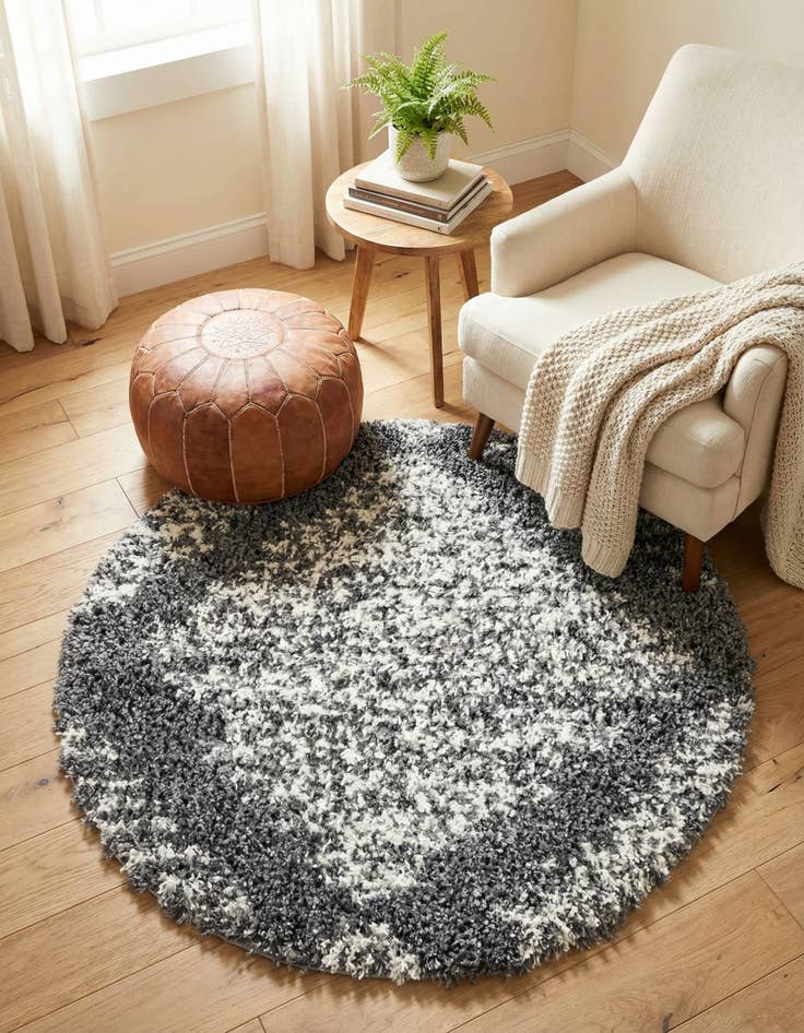 Detail image of 3' 3 x 3' 3 Serenity Shag Round Rug