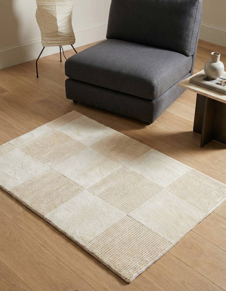 Detail image of 2' 11 x 4' 7 Hand Knotted Darya Wool Rug