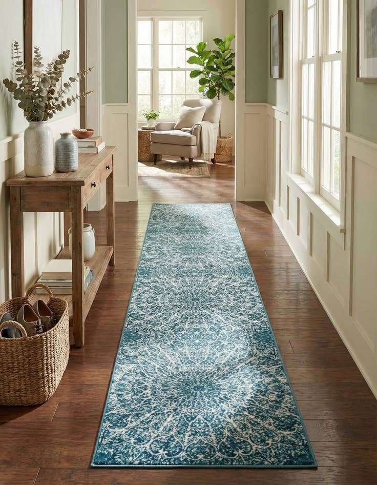 Detail image of 3' 3 x 16' 5 Monaco Runner Rug