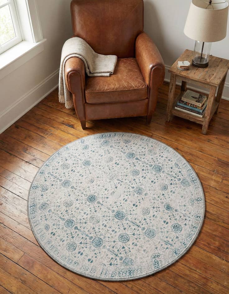 Detail image of 3' 6 x 3' 6 Timeless Round Rug