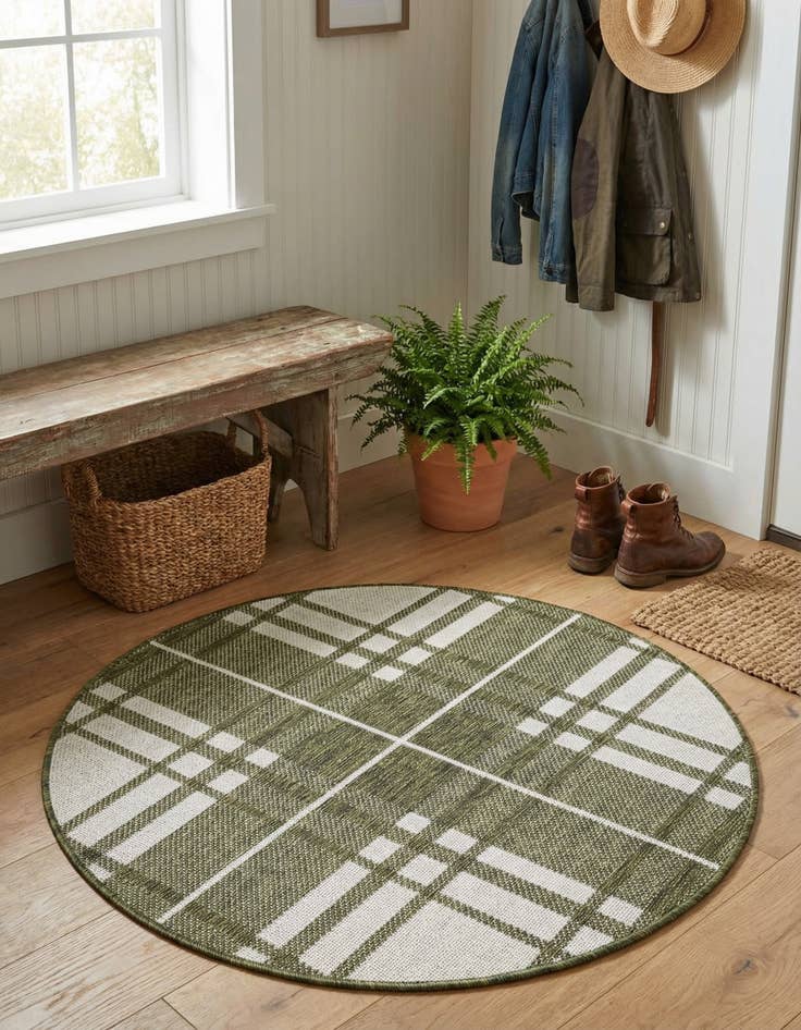 Detail image of 3' x 3' Washable Checkered Indoor / Outdoor Round Rug