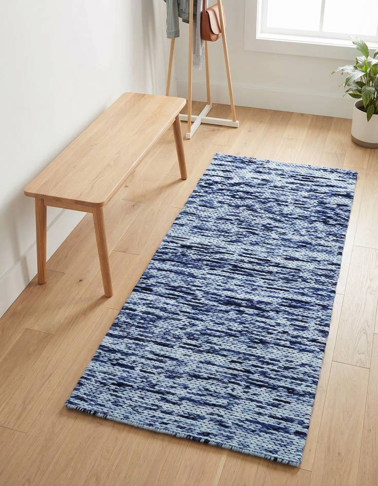 Detail image of 2' 4 x 4' 6 Hand Woven Lana New Zealand Wool Runner Rug