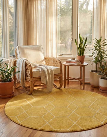 Yellow Lattice Frieze Round Rug