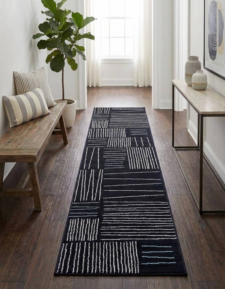 Detail image of 2' 7 x 12' Hanahan Runner Rug