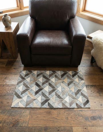 2' 1 x 3' Cowhide Rug