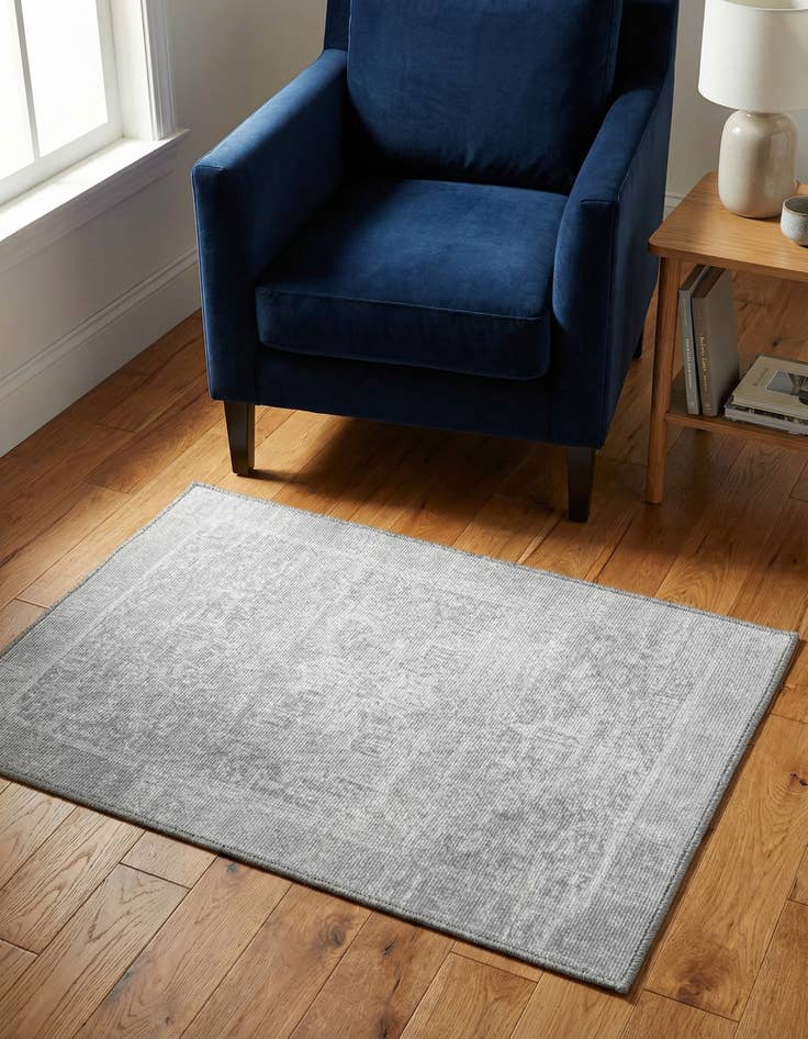Detail image of 2' x 3' Washable Timeless Rug