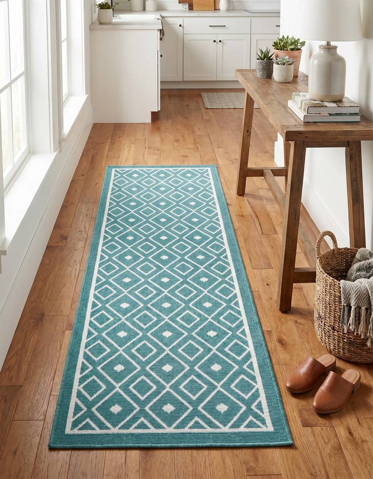 Detail image of 2' x 6' Easy-Clean Lattice Indoor / Outdoor Runner Rug