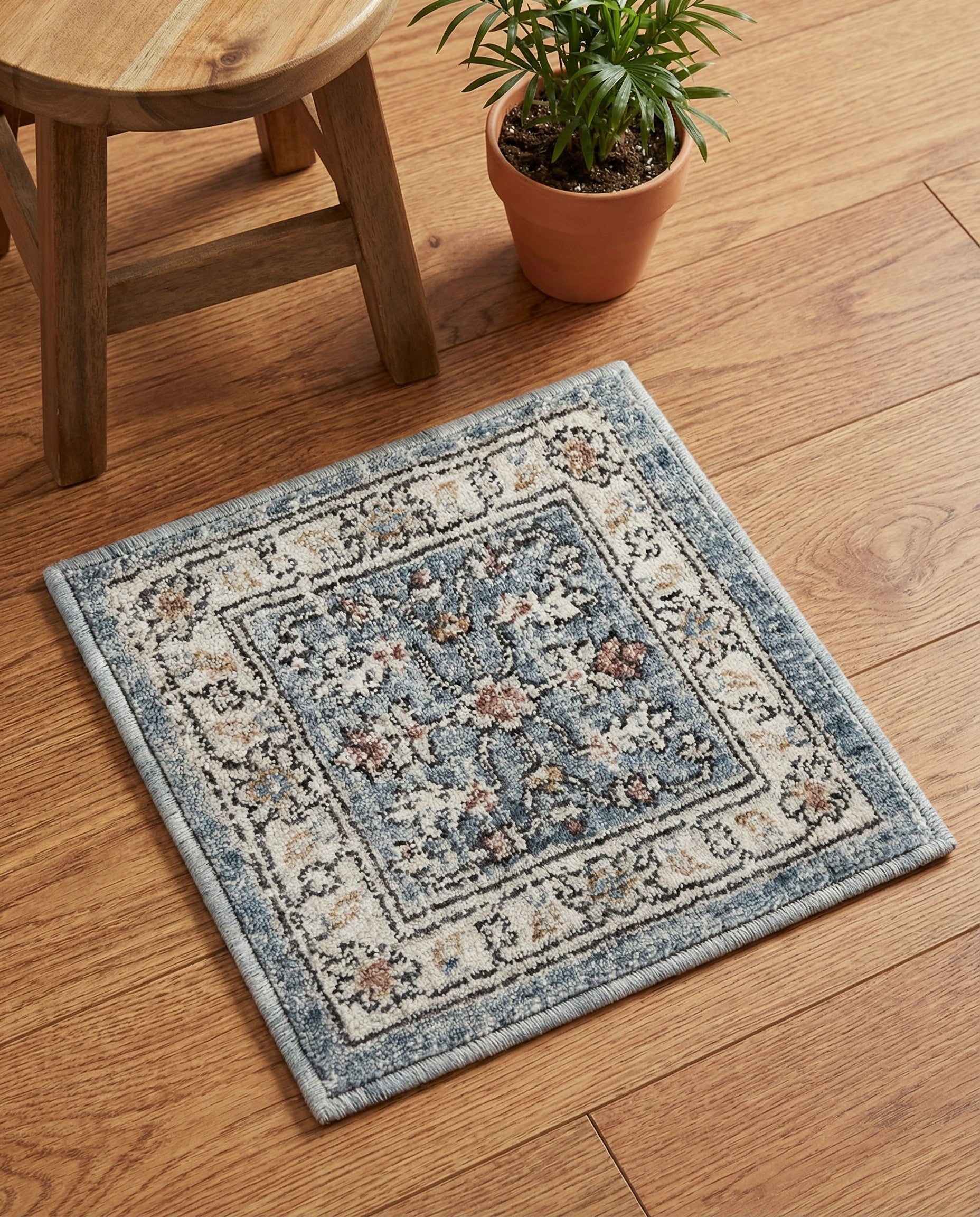 1' 4 x 1' 4 Eco Traditional Sample Rug