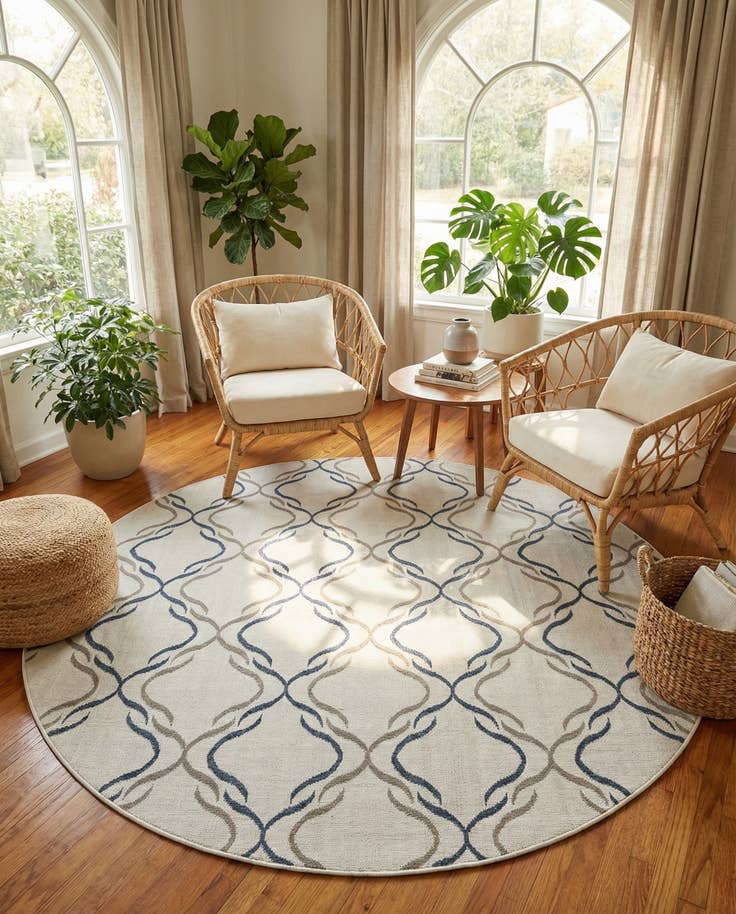 Detail image of 7' x 7' Easy-Clean Trellis Indoor / Outdoor Round Rug