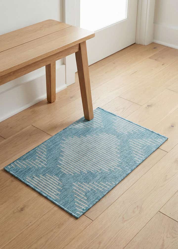 2' x 3' Easy-Clean Modern Indoor / Outdoor Rug