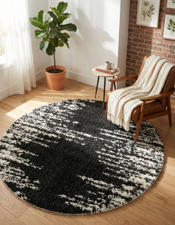 Detail image of 5' 3 x 5' 3 Serenity Shag Round Rug