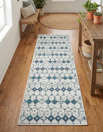 Ivory and Blue Easy-Clean Lattice Indoor / Outdoor Runner Rug